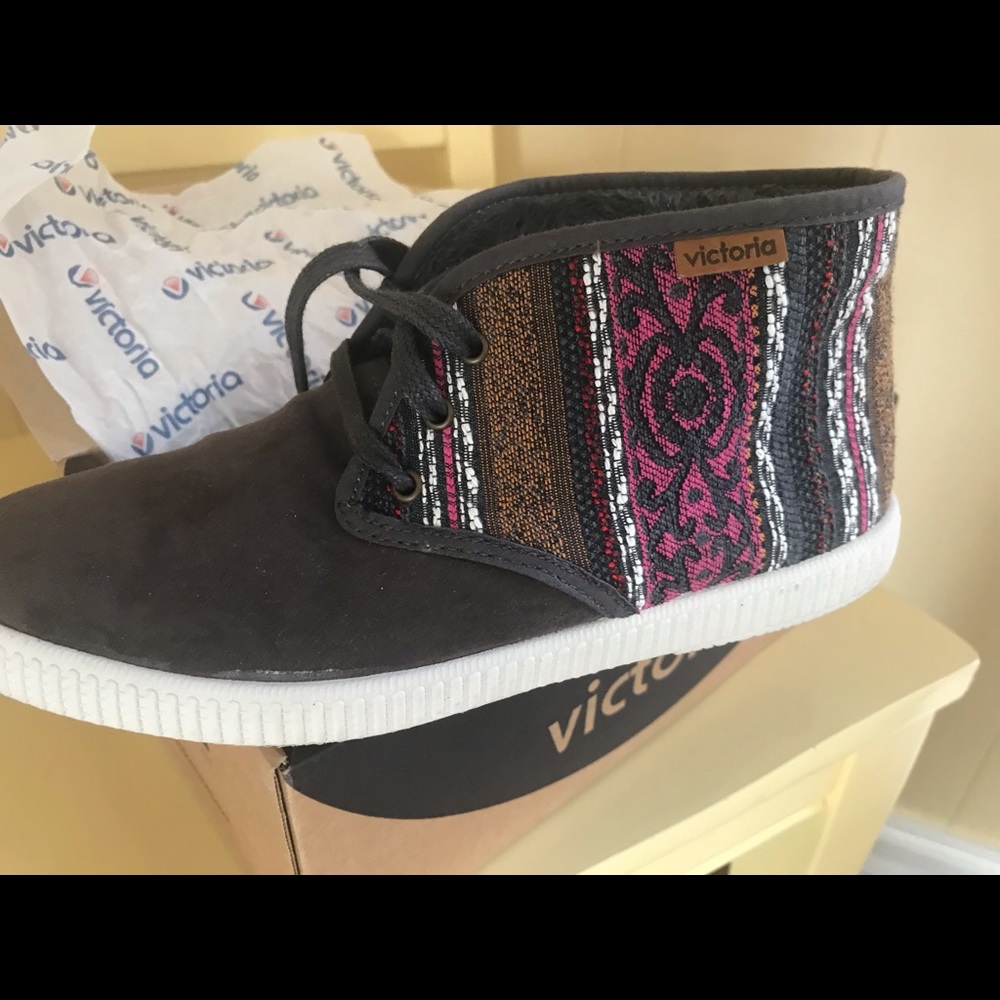 Victoria gym shoes from Spain